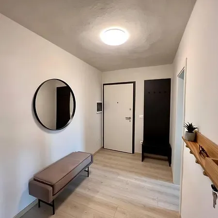 Appartement Newly Renovated Urban Oasis