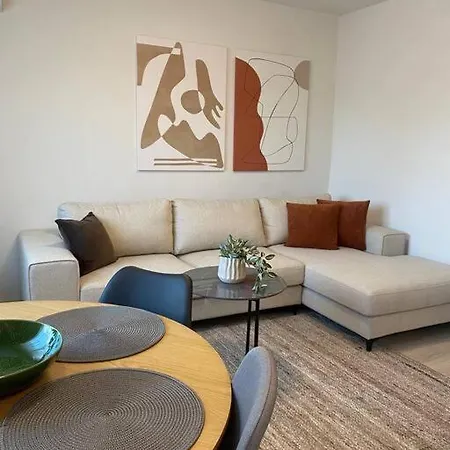 Appartement Newly Renovated Urban Oasis Tirana